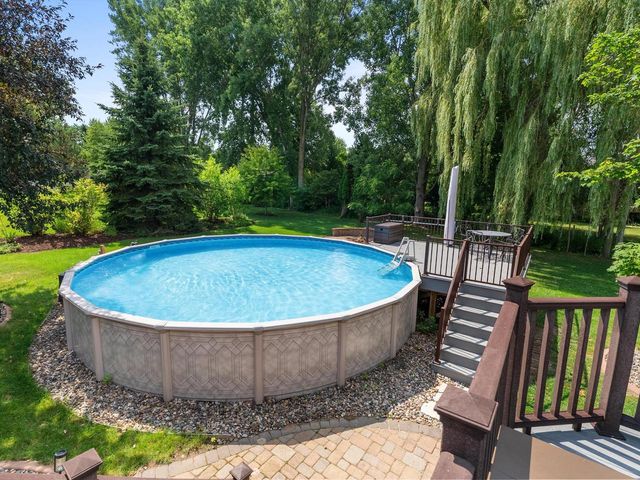 2012 E Higgins HILL, De Pere, WI 54115