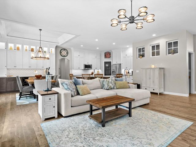 2012 E Higgins HILL, De Pere, WI 54115