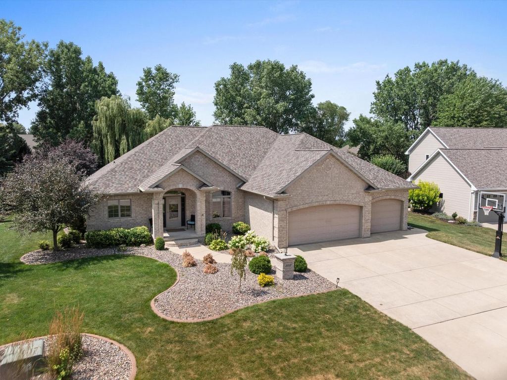2012 E Higgins HILL, De Pere, WI 54115