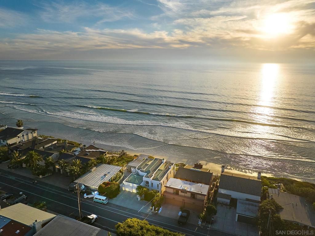 1630 Neptune Avenue, Encinitas, CA 92024