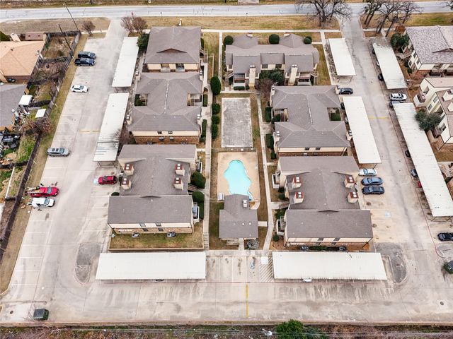 1735 Crest Grove Drive, Arlington, TX 76012