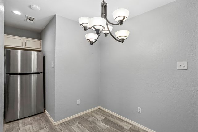 1735 Crest Grove Drive, Arlington, TX 76012