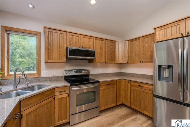 120 Sunburst Circle, Mankato, MN 56001