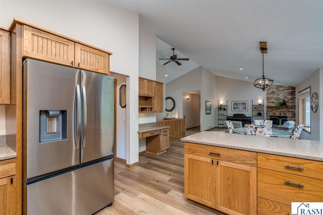 120 Sunburst Circle, Mankato, MN 56001