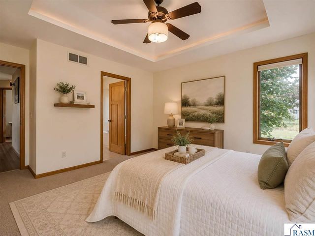 120 Sunburst Circle, Mankato, MN 56001