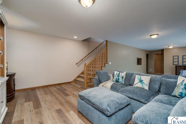 120 Sunburst Circle, Mankato, MN 56001