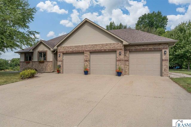 120 Sunburst Circle, Mankato, MN 56001