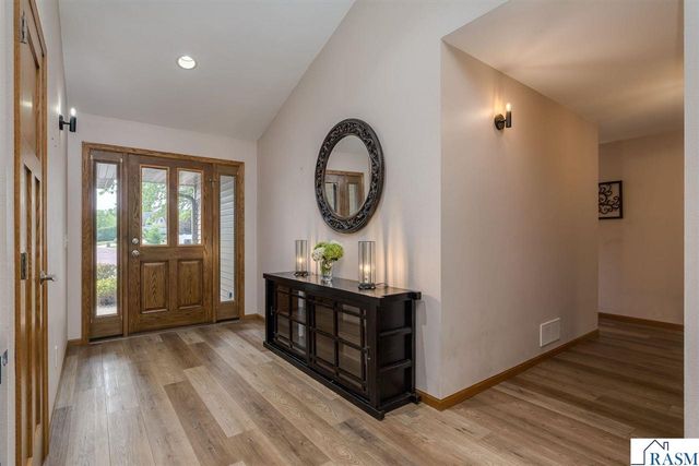 120 Sunburst Circle, Mankato, MN 56001