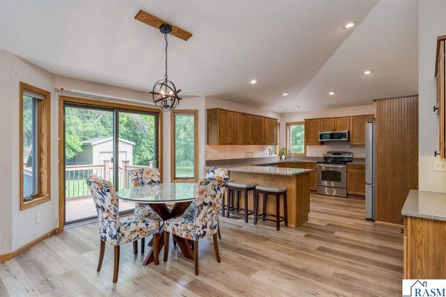 120 Sunburst Circle, Mankato, MN 56001
