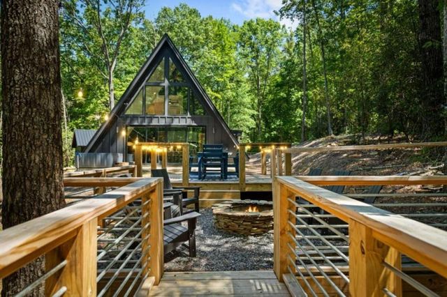 223 Laurel Trace, Blue Ridge, GA 30513