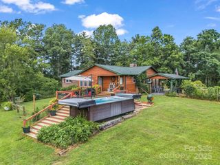61 Overbrook Drive, Saluda, NC 28773