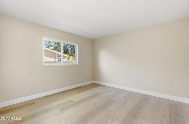 6454 Smoke Tree Avenue, Oak Park, CA 91377