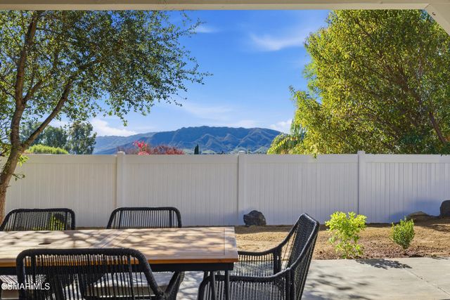 6454 Smoke Tree Avenue, Oak Park, CA 91377