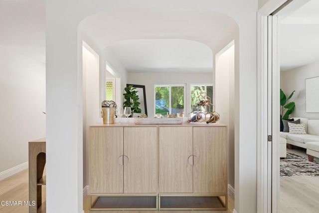 6454 Smoke Tree Avenue, Oak Park, CA 91377