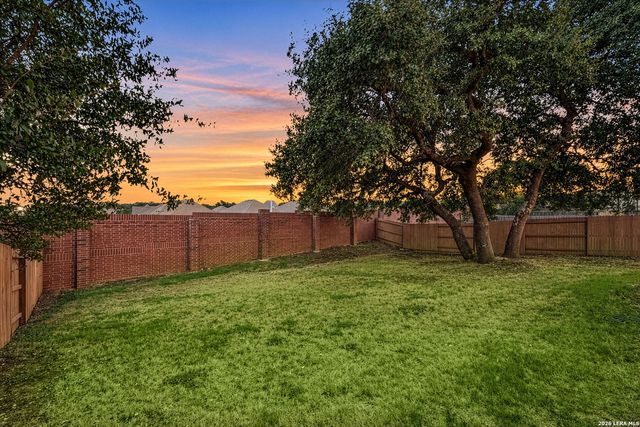 122 HUNTWICK DR, Boerne, TX 78006