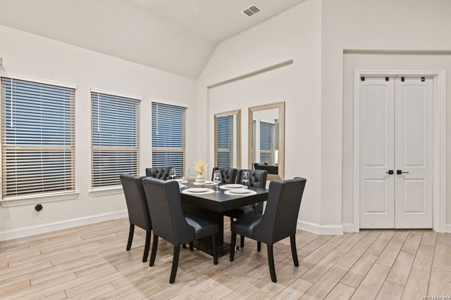 122 HUNTWICK DR, Boerne, TX 78006