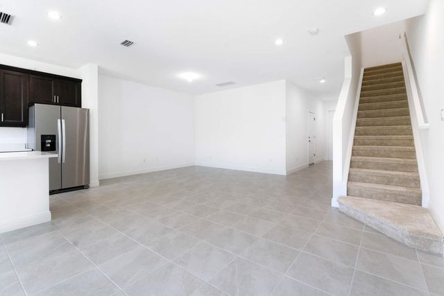 552 Sanderling Circle, Deerfield Beach, FL 33442