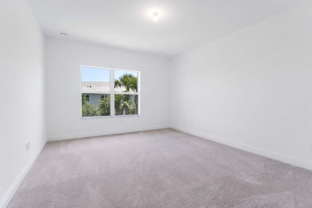 552 Sanderling Circle, Deerfield Beach, FL 33442