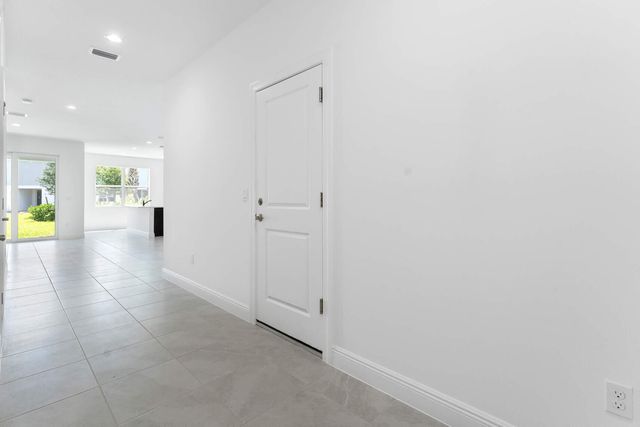 552 Sanderling Circle, Deerfield Beach, FL 33442