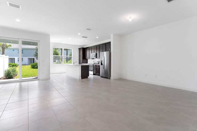 552 Sanderling Circle, Deerfield Beach, FL 33442