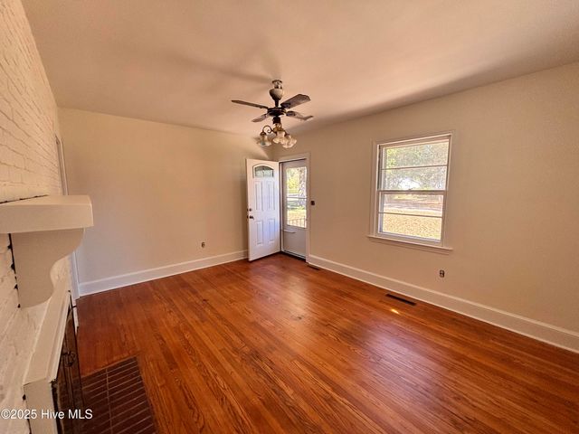 401 Vann Drive, Clinton, NC 28328