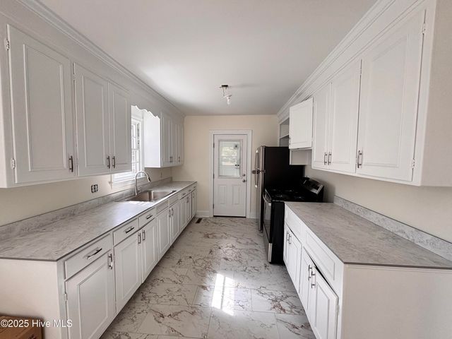 401 Vann Drive, Clinton, NC 28328