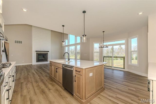 821 Memsie Drive, O'fallon, MO 63368