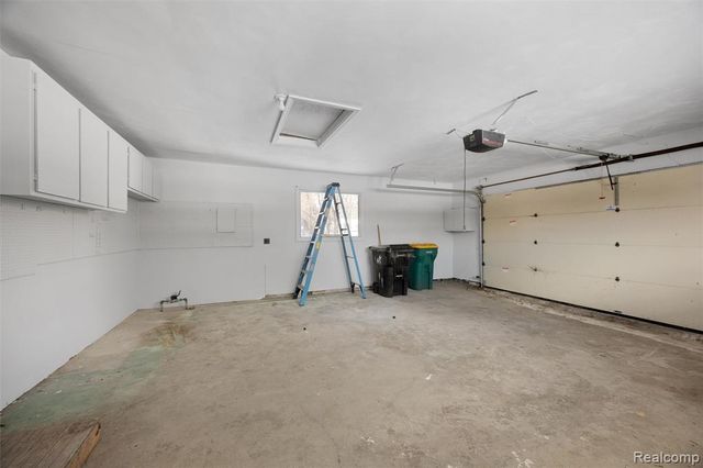 26261 La Muera Street, Farmington, MI 48334