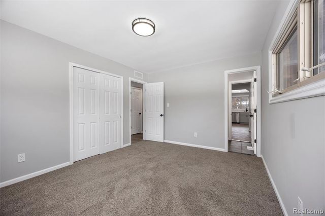 26261 La Muera Street, Farmington, MI 48334