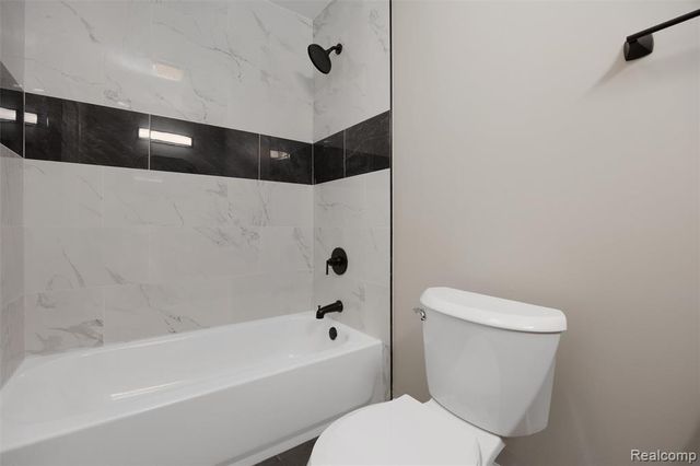 26261 La Muera Street, Farmington, MI 48334