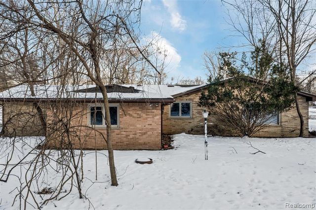 26261 La Muera Street, Farmington, MI 48334