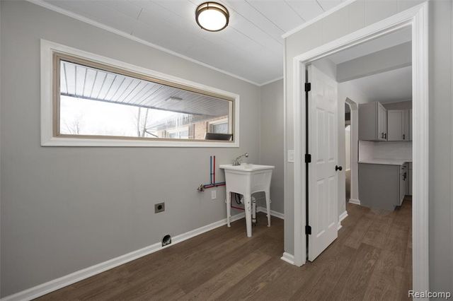 26261 La Muera Street, Farmington, MI 48334