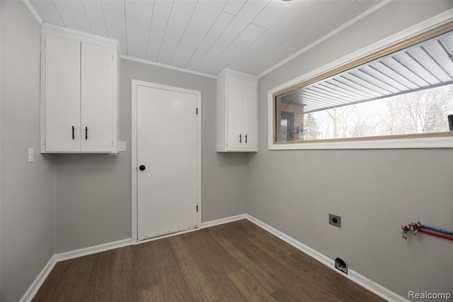 26261 La Muera Street, Farmington, MI 48334