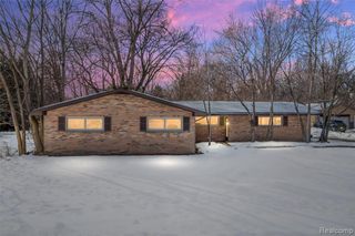 26261 La Muera Street, Farmington, MI 48334
