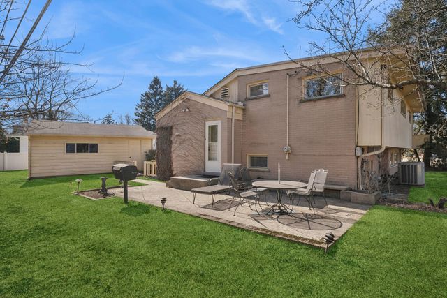 1041 Arbor Lane, Glenview, IL 60025