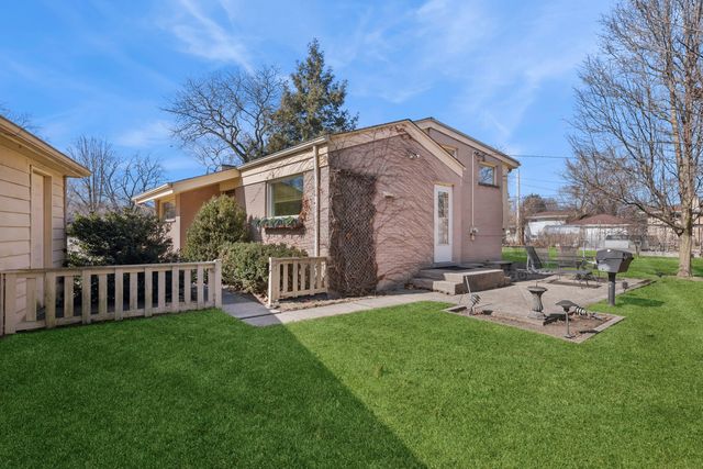 1041 Arbor Lane, Glenview, IL 60025