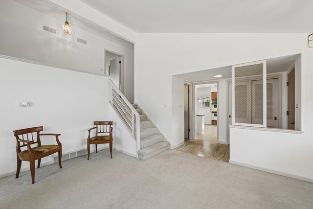 1041 Arbor Lane, Glenview, IL 60025