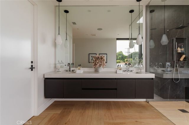 7200 Kentwood Avenue, Los Angeles, CA 90045