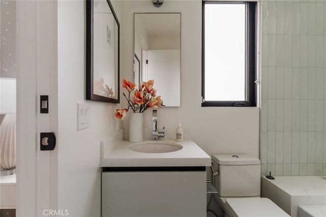 7200 Kentwood Avenue, Los Angeles, CA 90045
