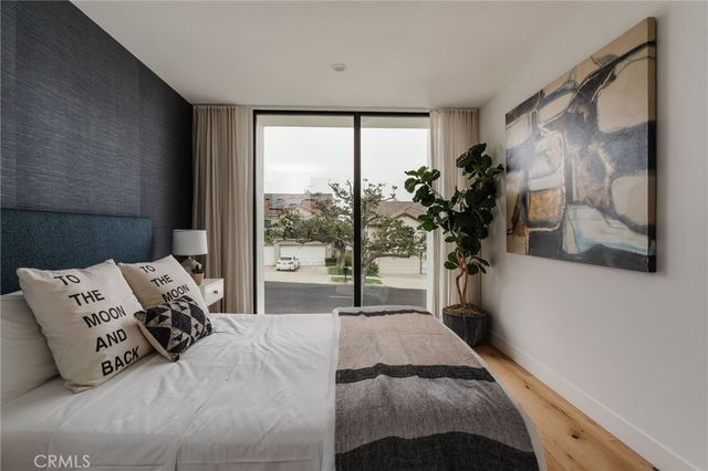 7200 Kentwood Avenue, Los Angeles, CA 90045
