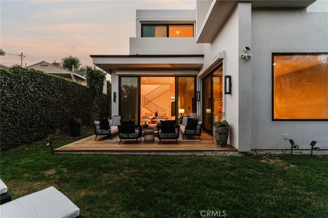 7200 Kentwood Avenue, Los Angeles, CA 90045