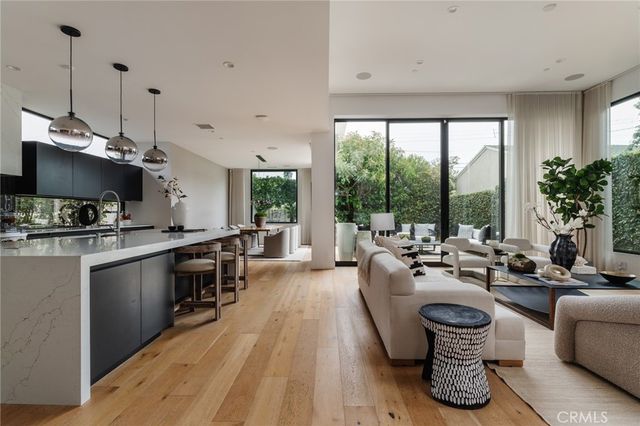7200 Kentwood Avenue, Los Angeles, CA 90045