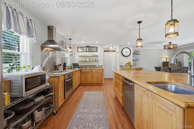 11111 Shadywood Drive, Brighton Township, MI 48114