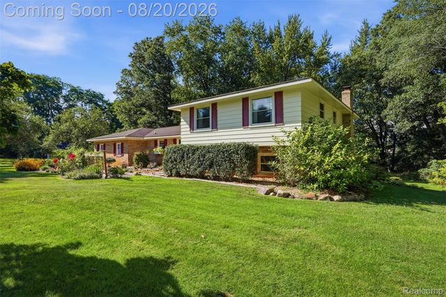 11111 Shadywood Drive, Brighton Township, MI 48114