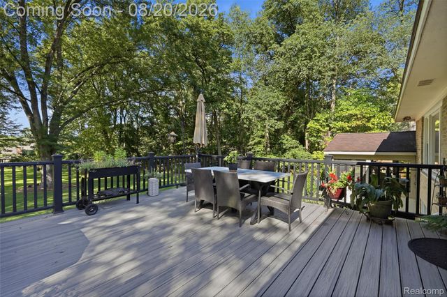 11111 Shadywood Drive, Brighton Township, MI 48114