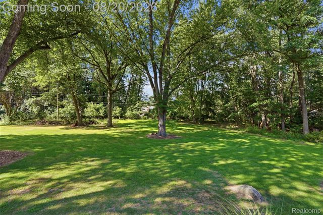 11111 Shadywood Drive, Brighton Township, MI 48114