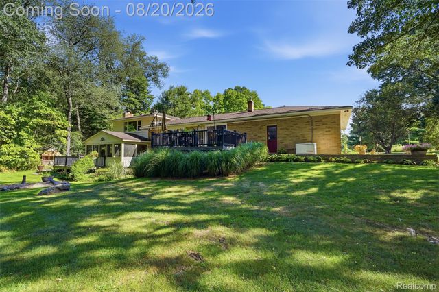 11111 Shadywood Drive, Brighton Township, MI 48114