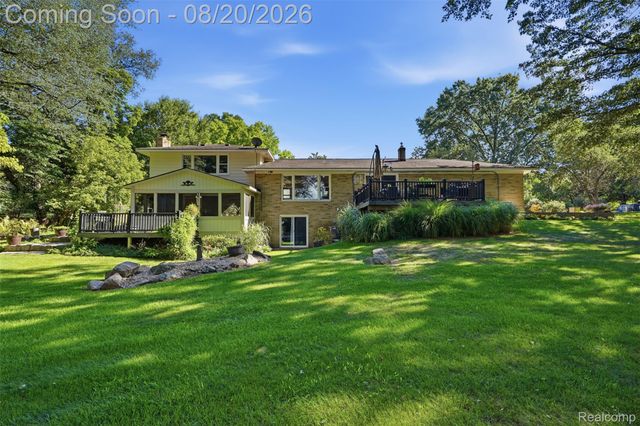 11111 Shadywood Drive, Brighton Township, MI 48114