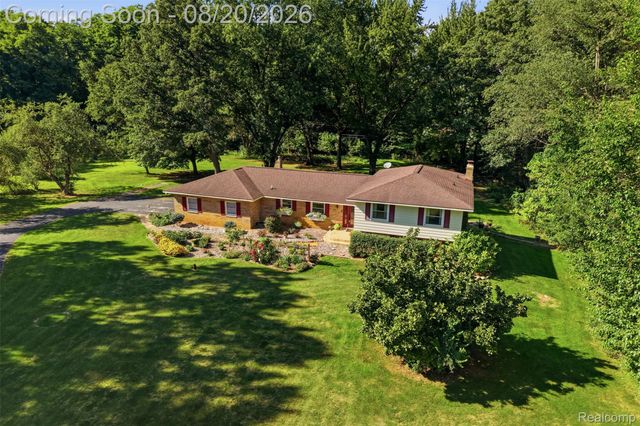 11111 Shadywood Drive, Brighton Township, MI 48114