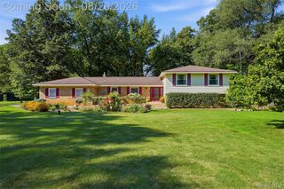11111 Shadywood Drive, Brighton Township, MI 48114